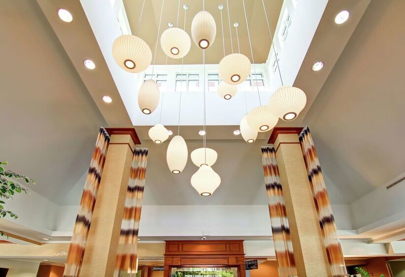 Отель Hilton Garden Inn Ottawa Airport