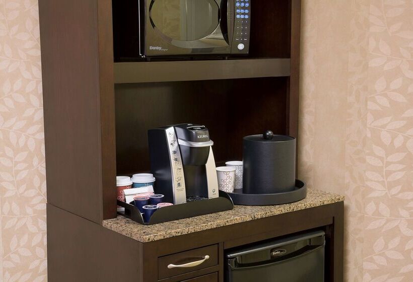 ホテル Revery Toronto Downtown, Curio Collection By Hilton