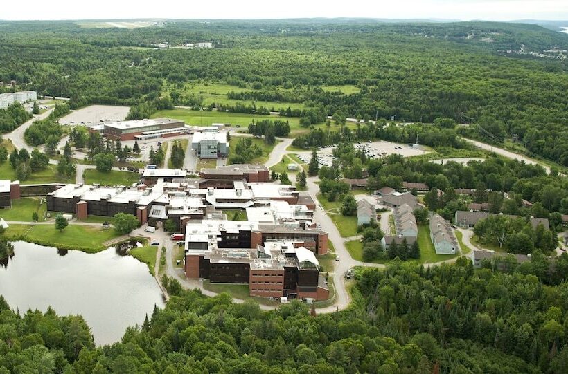 Holiday Inn Express Hotel & Suites North Bay, An Ihg