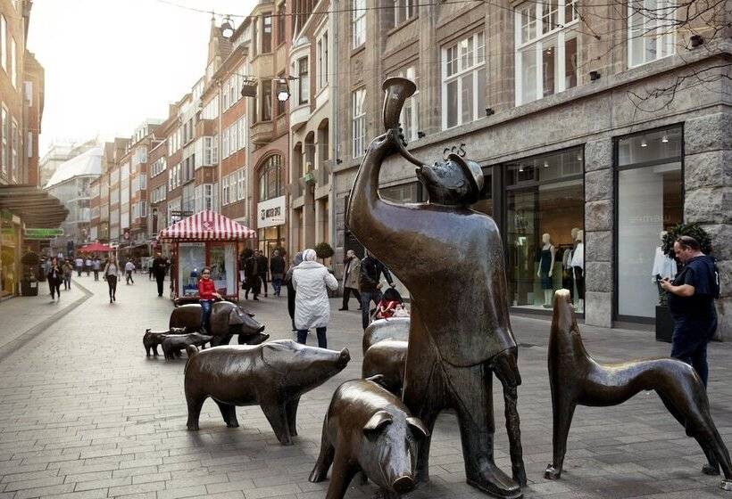 هتل Holiday Inn Express Bremen Airport, An Ihg