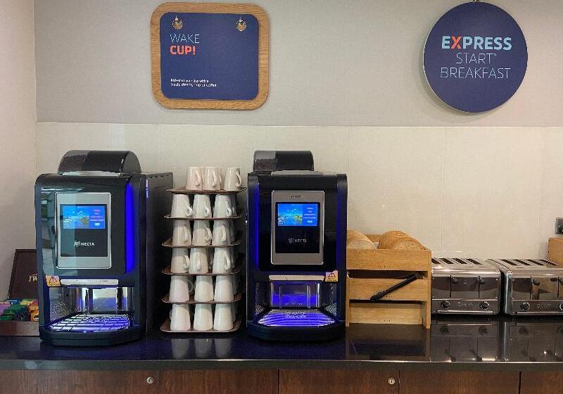 Отель Holiday Inn Express Burnley M65 Jct 10, An Ihg