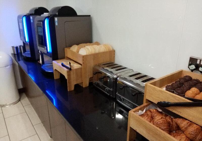 Отель Holiday Inn Express Burnley M65 Jct 10, An Ihg