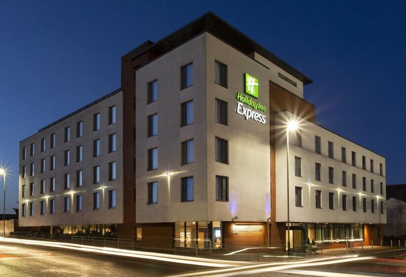 酒店 Holiday Inn Express Cheltenham Town Centre, An Ihg