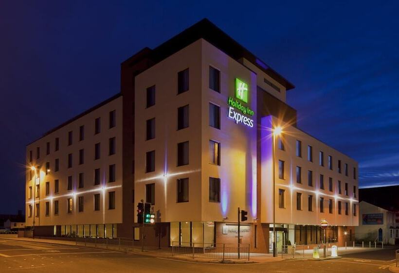 酒店 Holiday Inn Express Cheltenham Town Centre, An Ihg