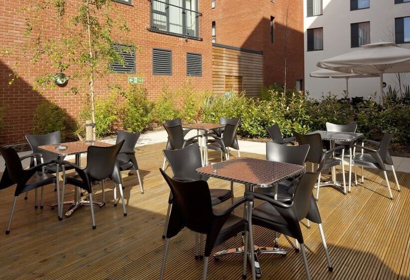 酒店 Holiday Inn Express Cheltenham Town Centre, An Ihg