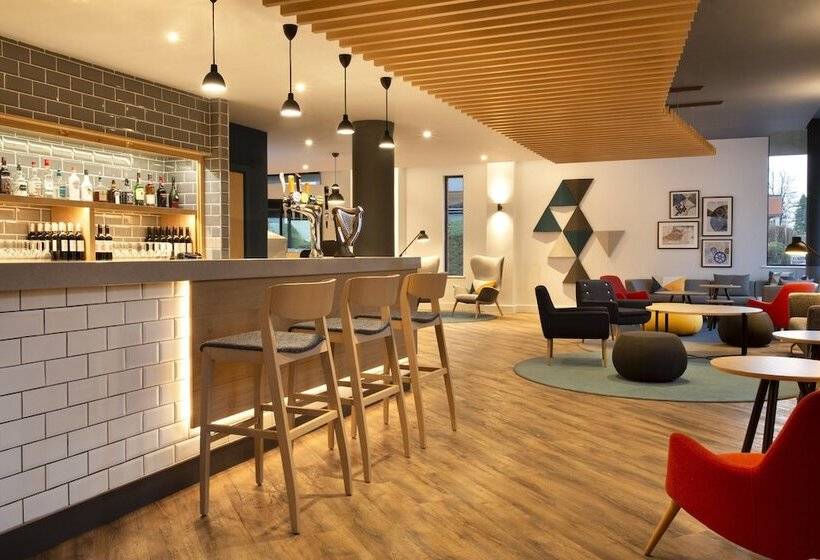 酒店 Holiday Inn Express Cheltenham Town Centre, An Ihg