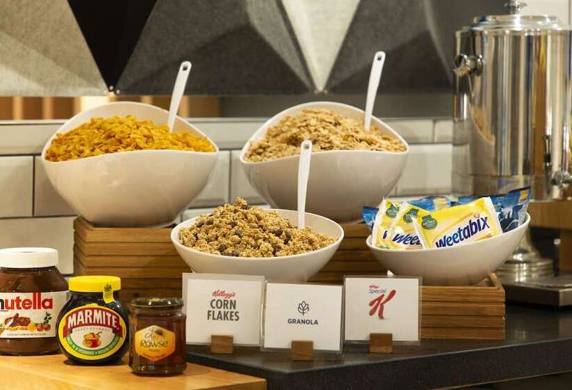 酒店 Holiday Inn Express Cheltenham Town Centre, An Ihg