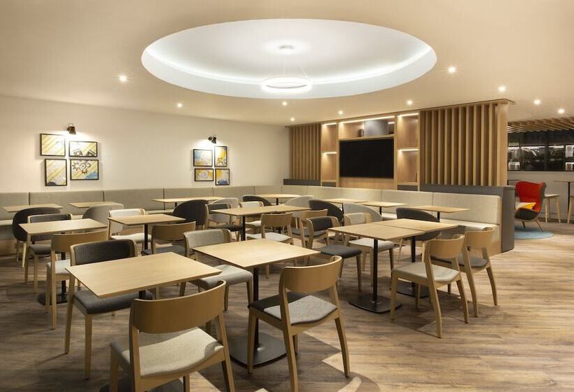 酒店 Holiday Inn Express Cheltenham Town Centre, An Ihg