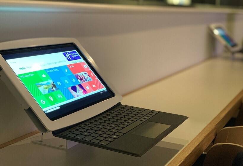 酒店 Holiday Inn Express Cheltenham Town Centre, An Ihg