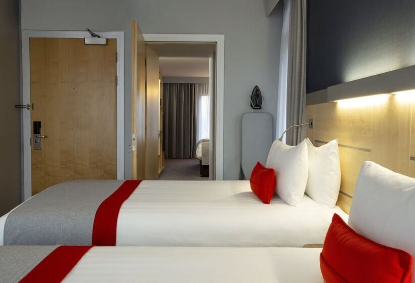 酒店 Holiday Inn Express Cheltenham Town Centre, An Ihg