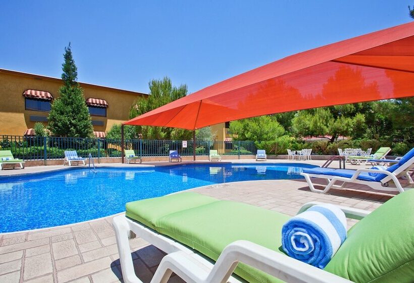 هتل Holiday Inn Express Chihuahua, An Ihg