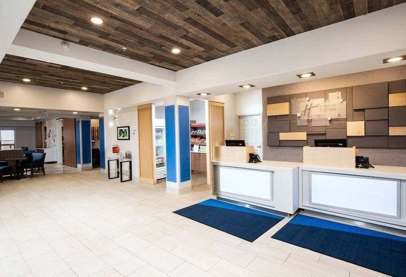 فندق Holiday Inn Express Grande Prairie, An Ihg