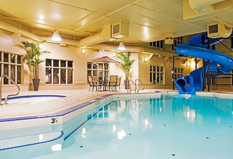 فندق Holiday Inn Express Grande Prairie, An Ihg