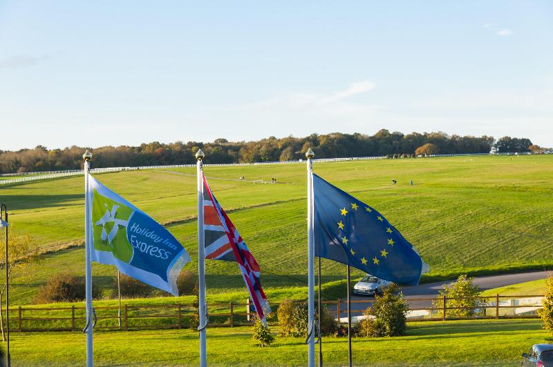בית מלון כפרי Holiday Inn Express London Epsom Downs, An Ihg