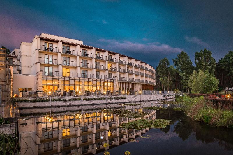 호텔 Holiday Inn Resort Warsaw Józefów, An Ihg