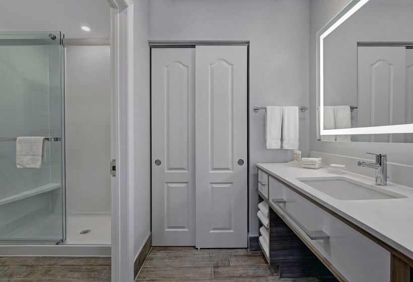 فندق Homewood Suites London Ontario