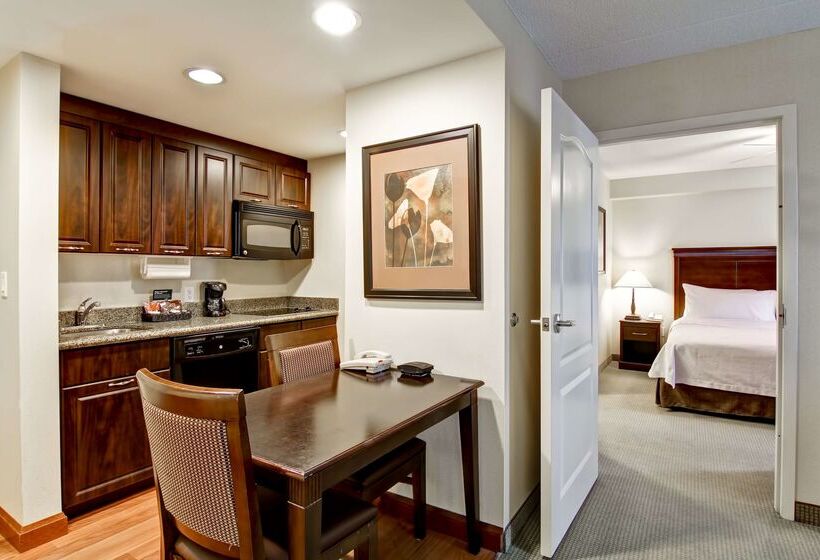 فندق Homewood Suites By Hilton Sudbury