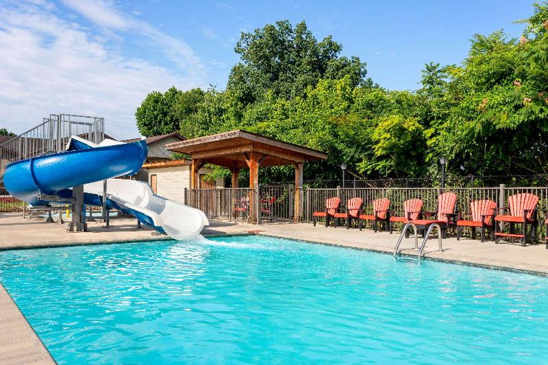 هتل Howard Johnson By Wyndham Pigeon Forge