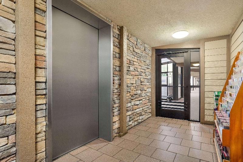 هتل Howard Johnson By Wyndham Pigeon Forge