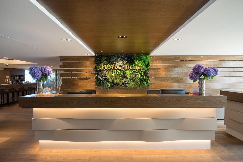 Отель Illuster Urban & Local