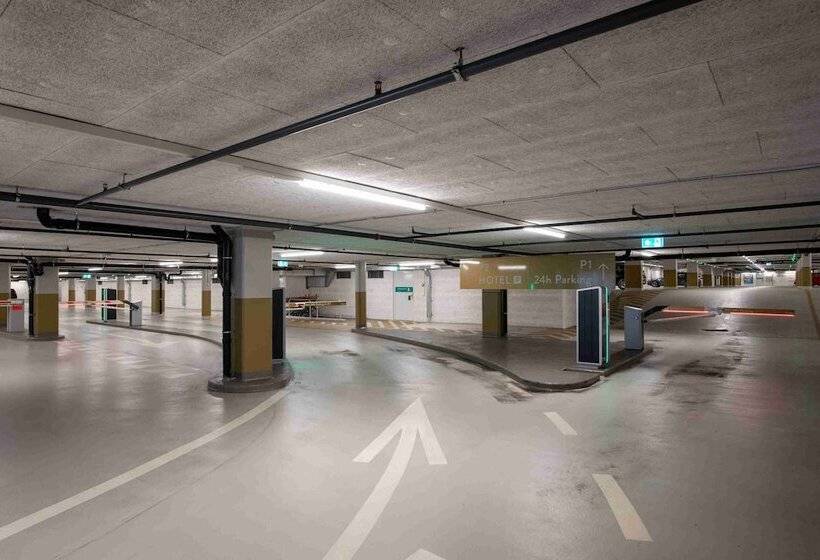 Отель Illuster Urban & Local