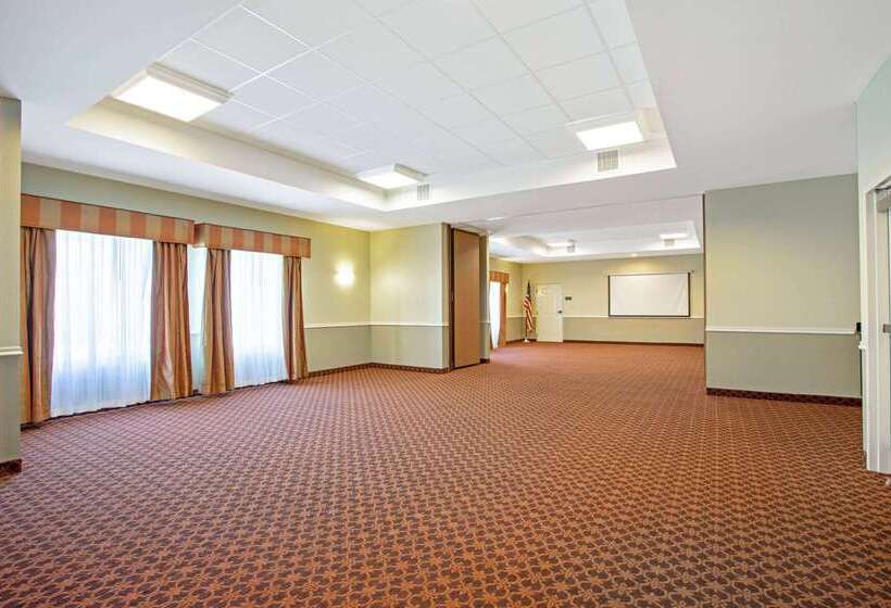 Отель La Quinta By Wyndham Pcb Coastal Palms