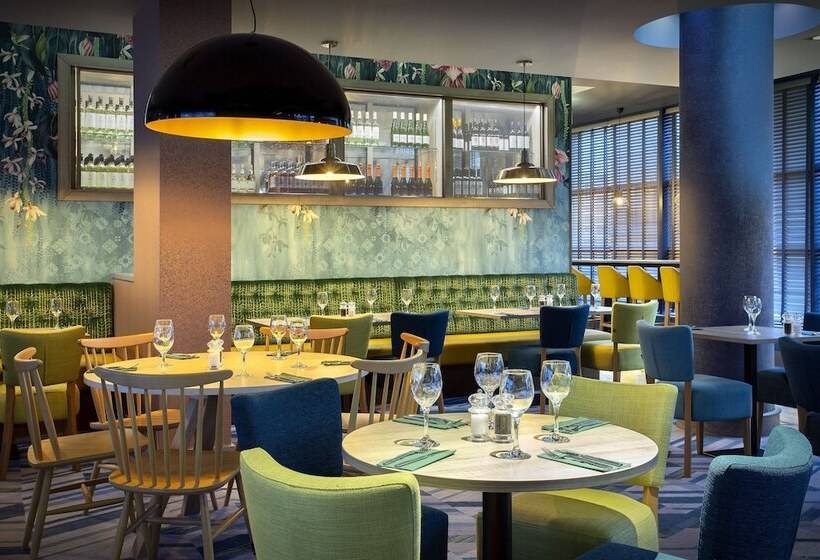 ホテル Leonardo Swindon