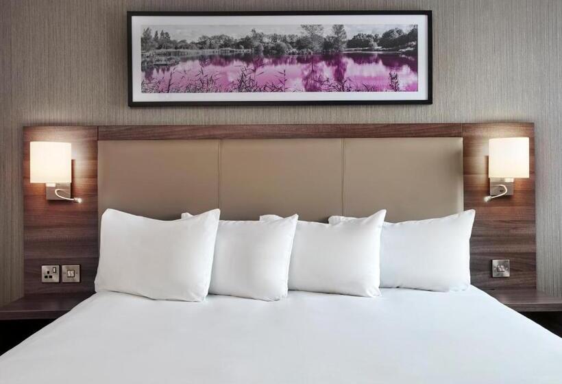 ホテル Leonardo Swindon