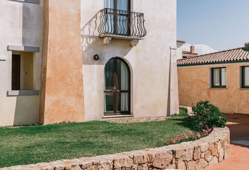 هتل Mangia S Santa Teresa Sardinia, Curio Collection By Hilton