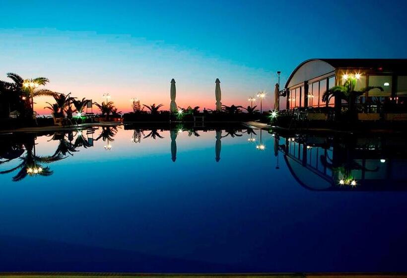 ホテル Marinos Beach