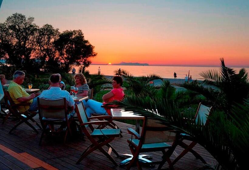 ホテル Marinos Beach