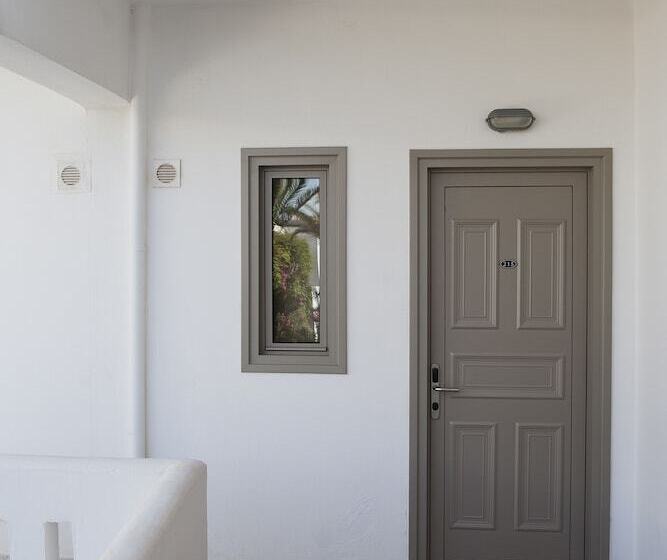 ホテル Marinos Beach