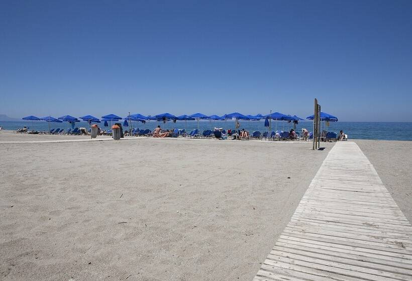 ホテル Marinos Beach