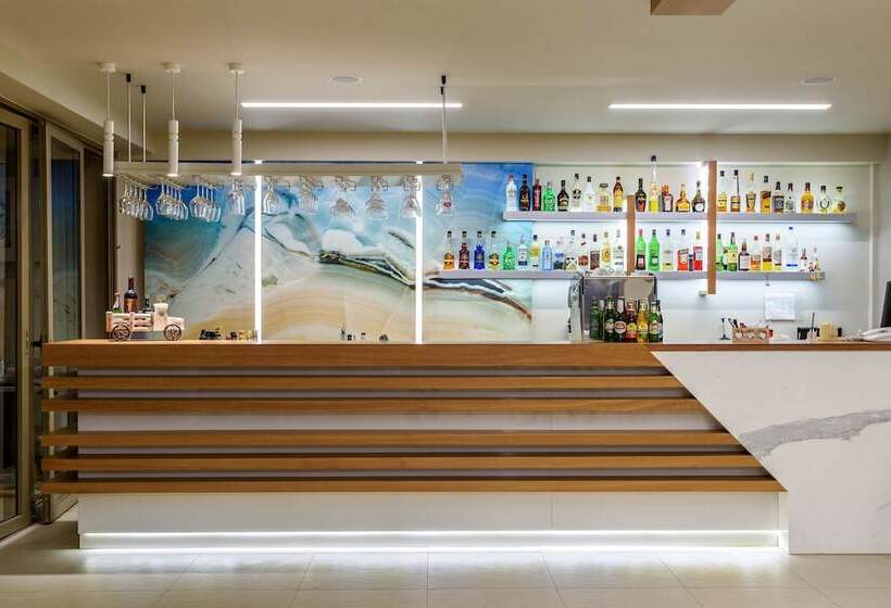 ホテル Marinos Beach