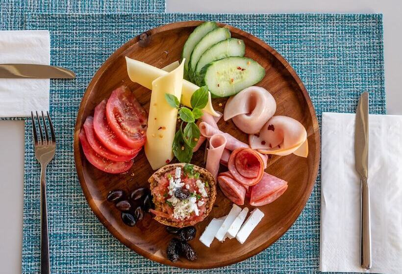 ホテル Marinos Beach