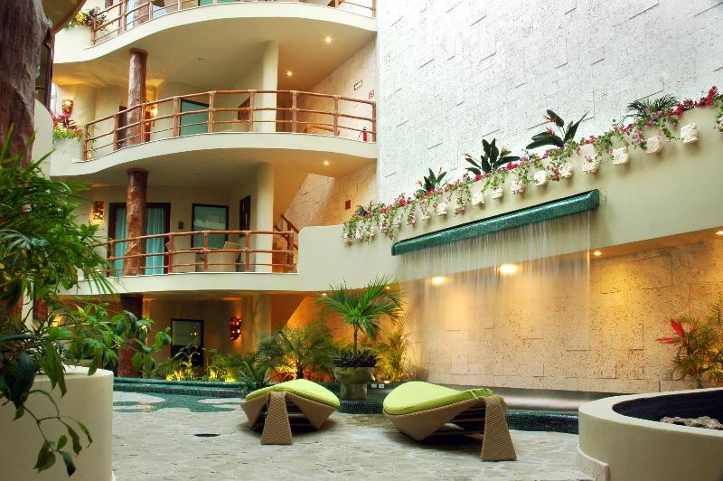 Maya Villa Condo Hotel And Beachclub