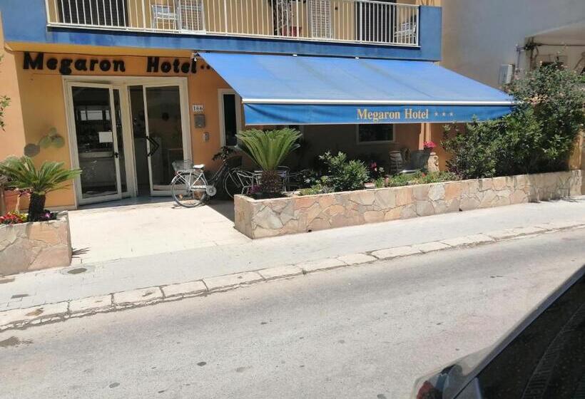 هتل Megaron