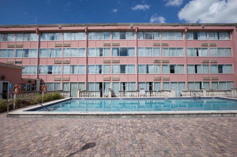 ホテル Miami Gardens Inn & Suites