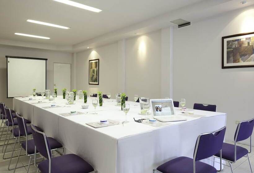 Отель Mision Express Celaya