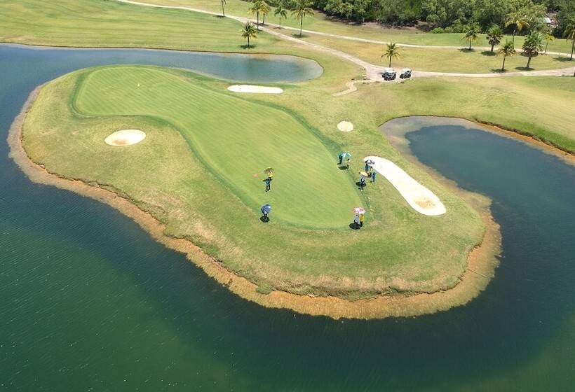 Отель Mission Hills Phuket Golf Resort Sha Extra Plus