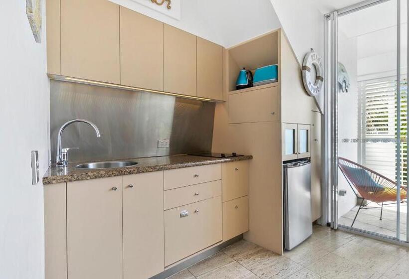 Отель Noosa Blue Resort