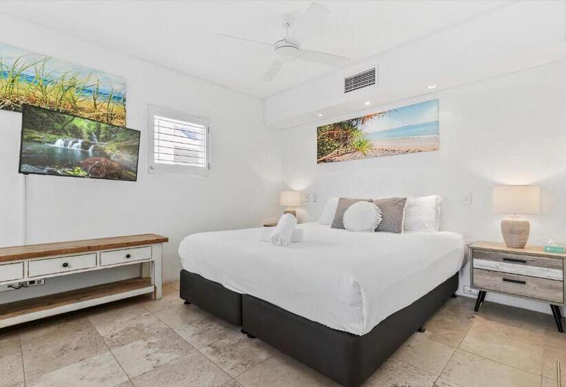 Отель Noosa Blue Resort