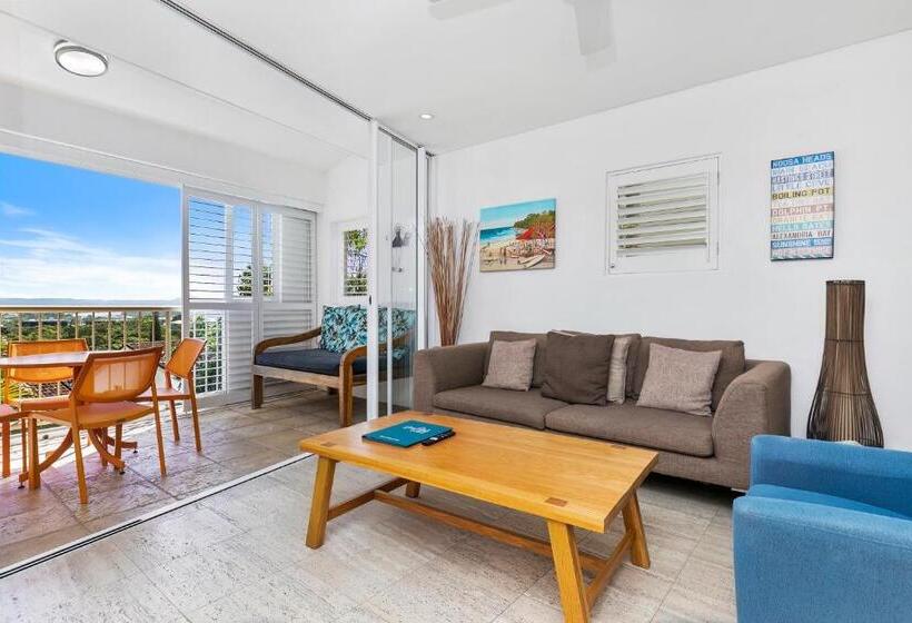 Отель Noosa Blue Resort