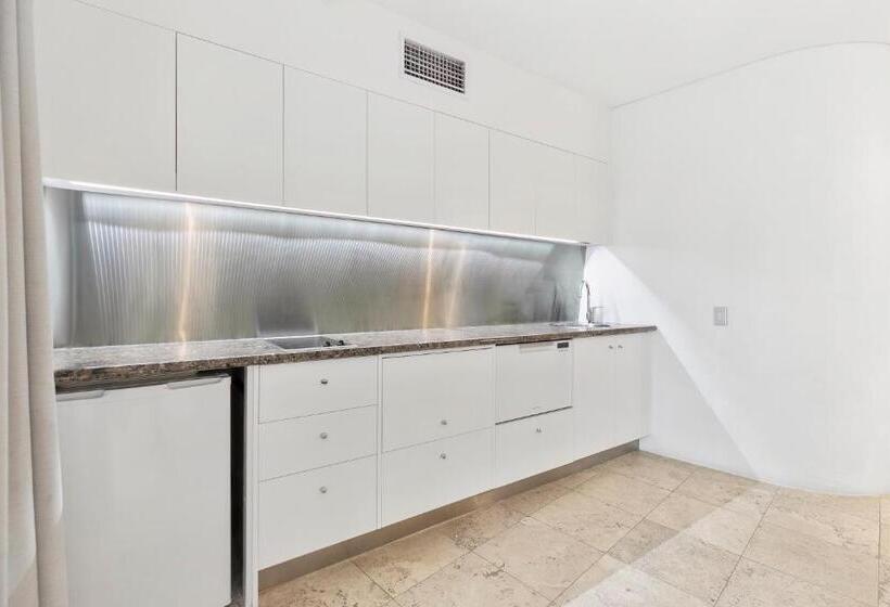 Отель Noosa Blue Resort