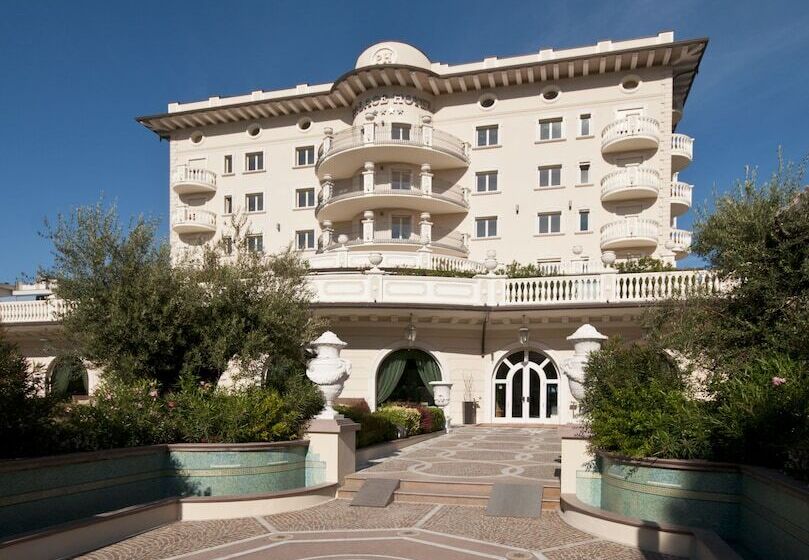 בית מלון כפרי Palace