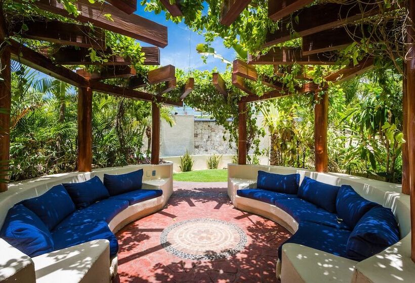 Porto Playa Condo Hotel And Beach Club