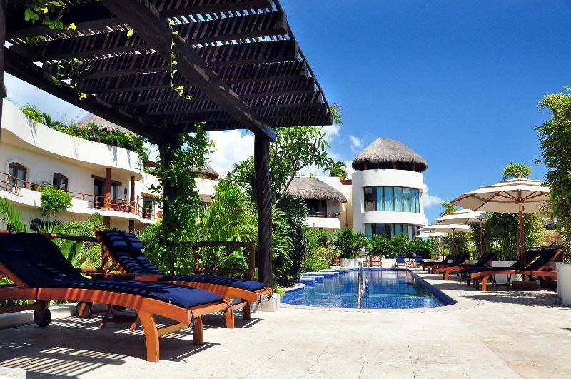 Porto Playa Condo Hotel And Beach Club