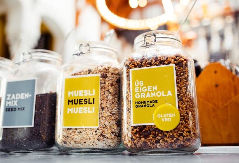 Post Plaza Hotel & Grand Café