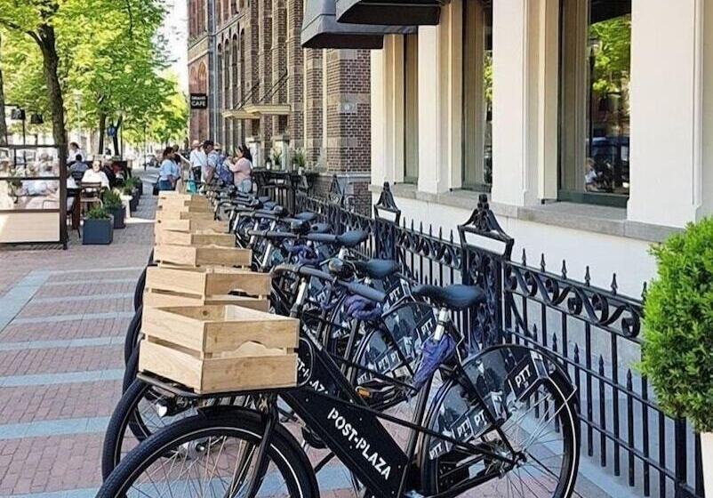 Post Plaza Hotel & Grand Café