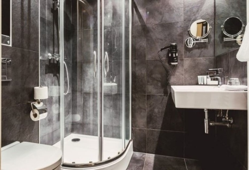 Post Plaza Hotel & Grand Café